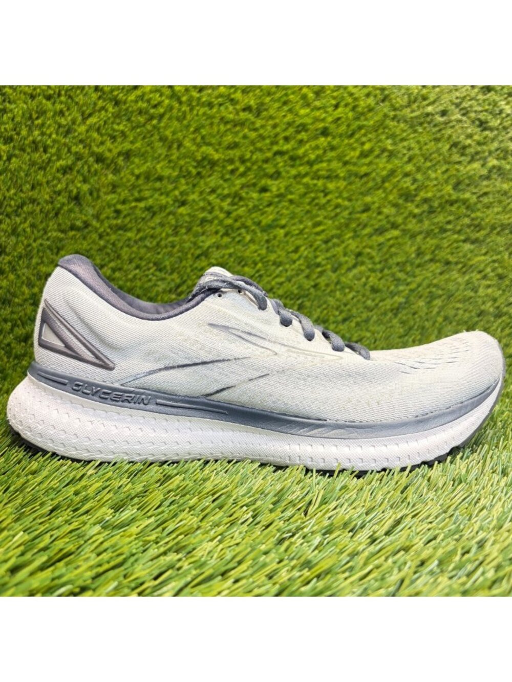 Brooks Glycerin 19 Womens Size 9AA Gray White Athletic Running Shoes Sneakers